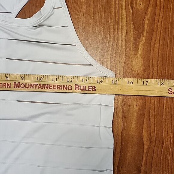 Athleta Women High Neck Shadow Stripe Chi Tank Top Light Gray Sz XS - Picture 8 of 10